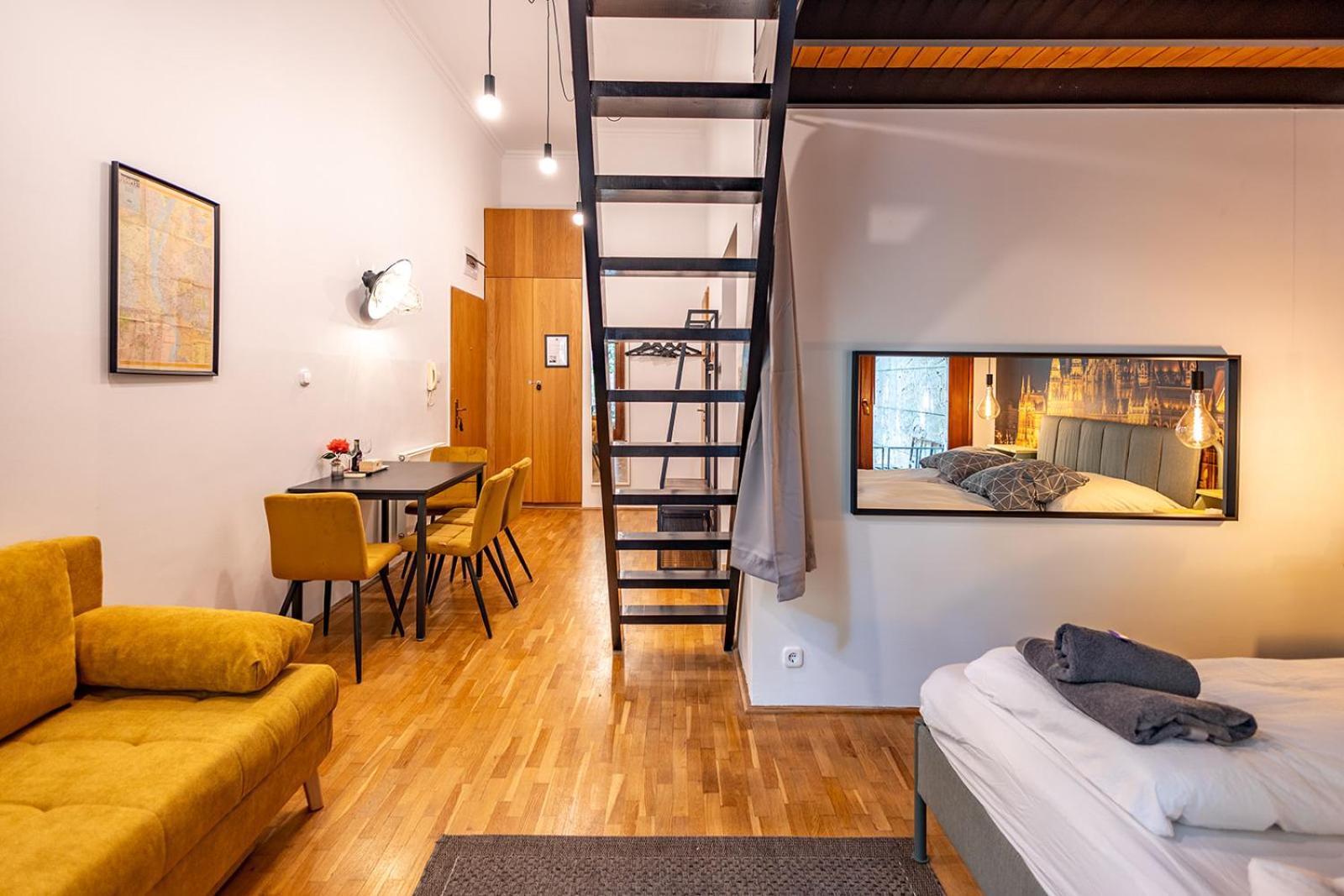 Mooki Loft&garden In Sohobudapest * Budapešť