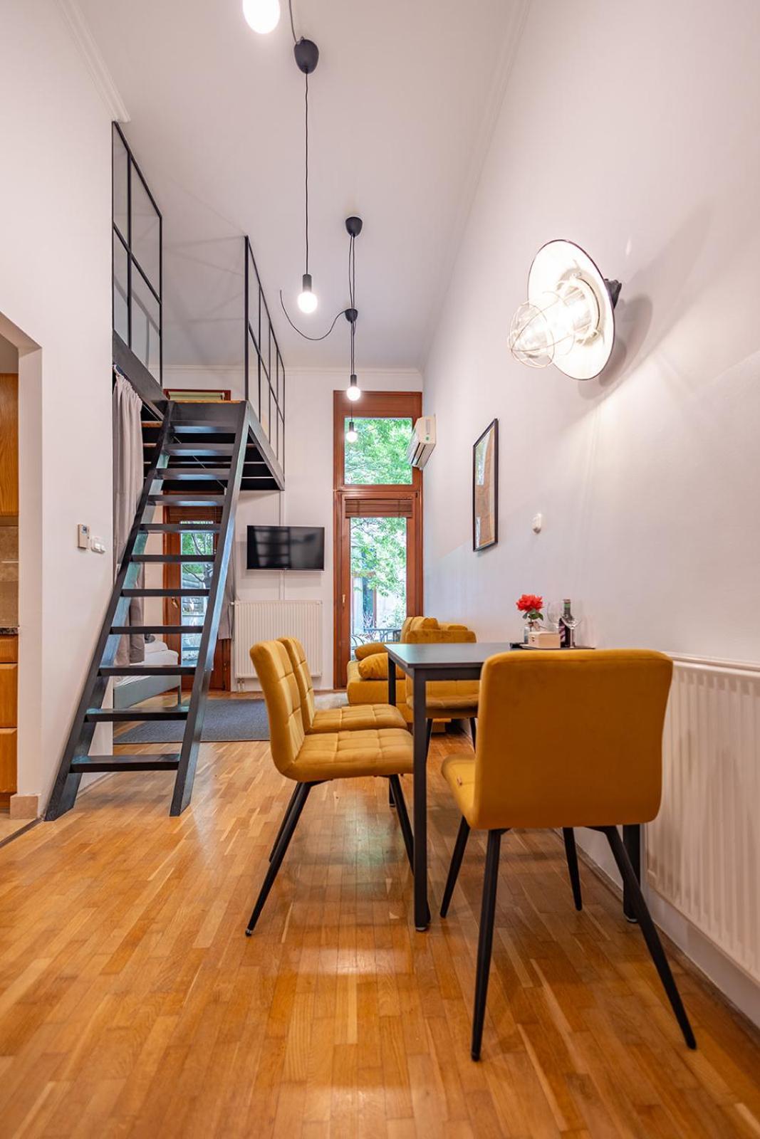 Mooki Loft&garden In Sohobudapest * Budapešť